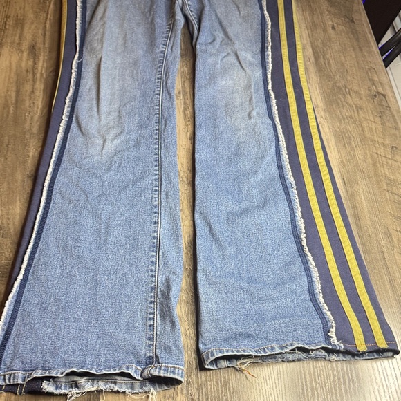 Y2k Blue Flare Jeans with Yellow Stripe - Picture 8 of 10